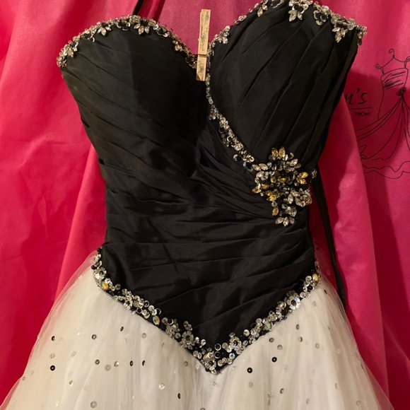 Prom Dress - Picture 4 of 4